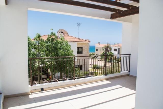Villa Hera Agios Theodoros Exterior photo